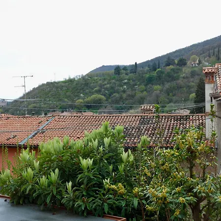 La Bastia Fra Il Di Garda E Brescia Citta Daire *
